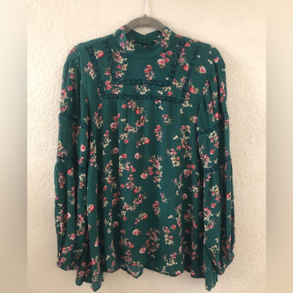 BONGO Floral Pintuck Mock-Neck Blouse- Large